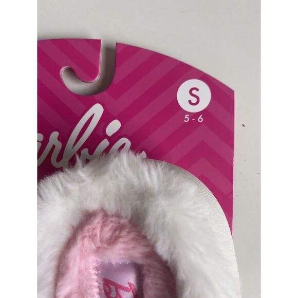 Barbie HEARTS Fluffy Slippers Pink Soft Indoor/Outdoor Women’s Sz S 5-6 NEW - Picture 3 of 13